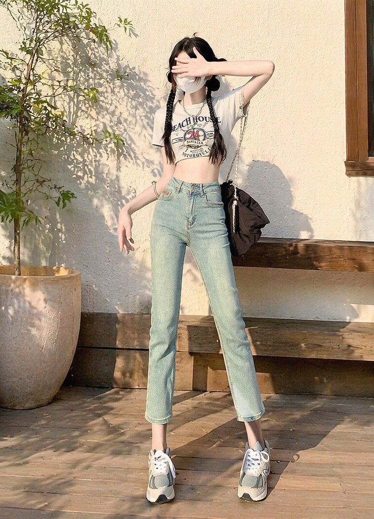 여자 키 작은 9부 일자 청바지 전체 모습
