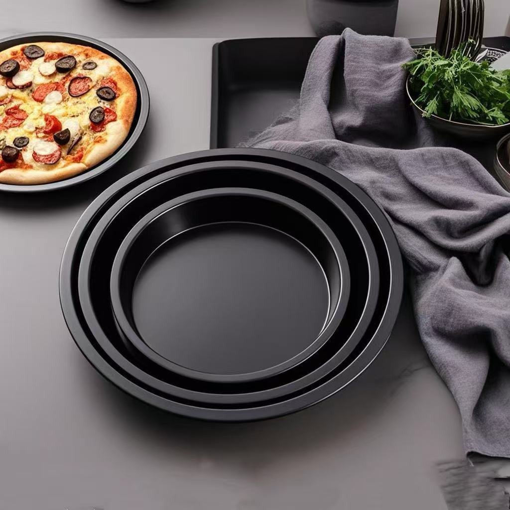 둥근 모양의 붙지 않는 피자 팬