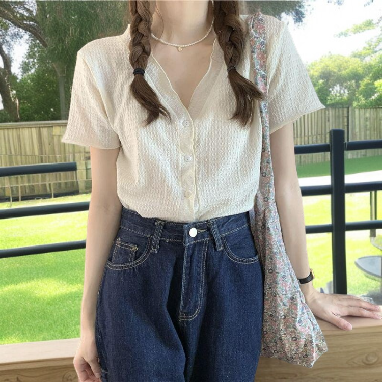 韓国スタイルのVネック半袖トップスとスリムショートパンツ女性用セット全体画像