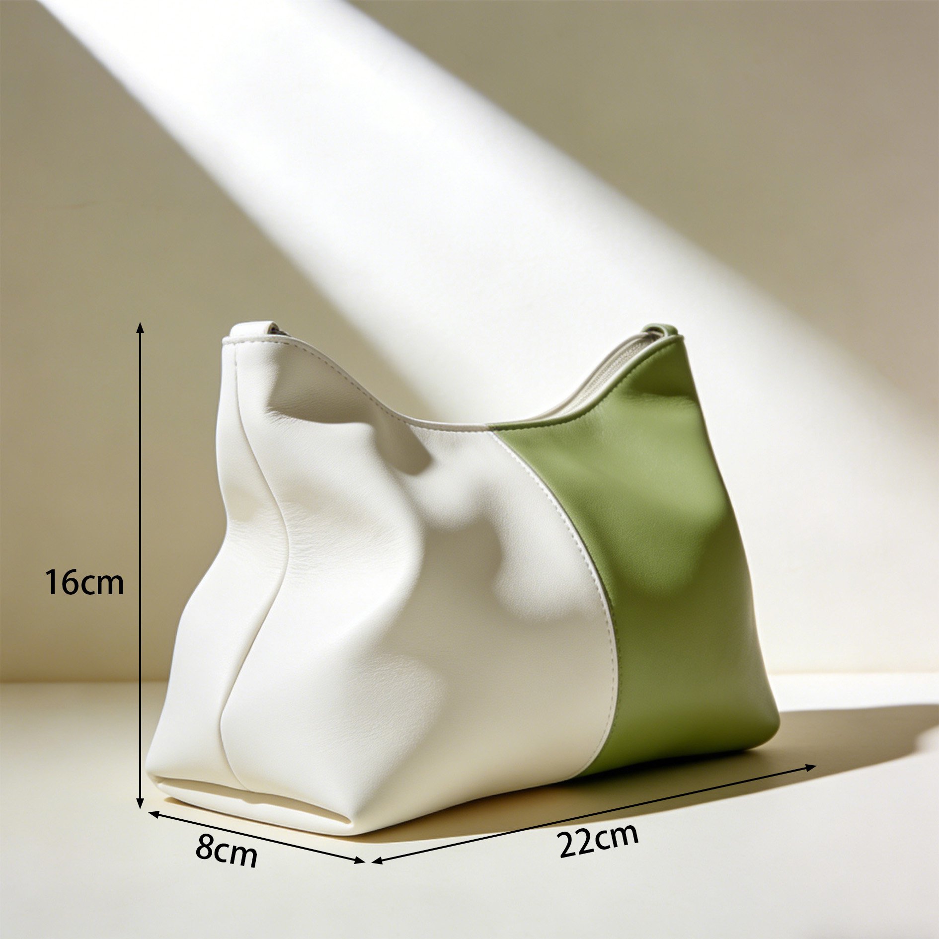 튼튼한 손잡이의 수납백 클로즈업