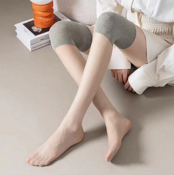 Anti-snagging knee-high stockings