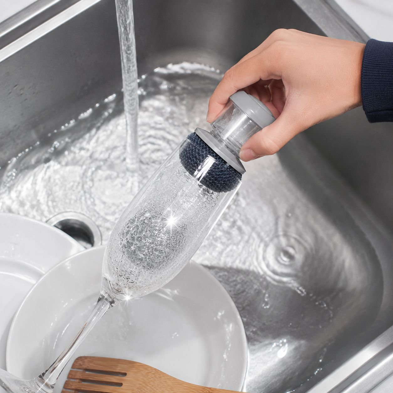 Short handle kitchen brush with sponge and wire ball