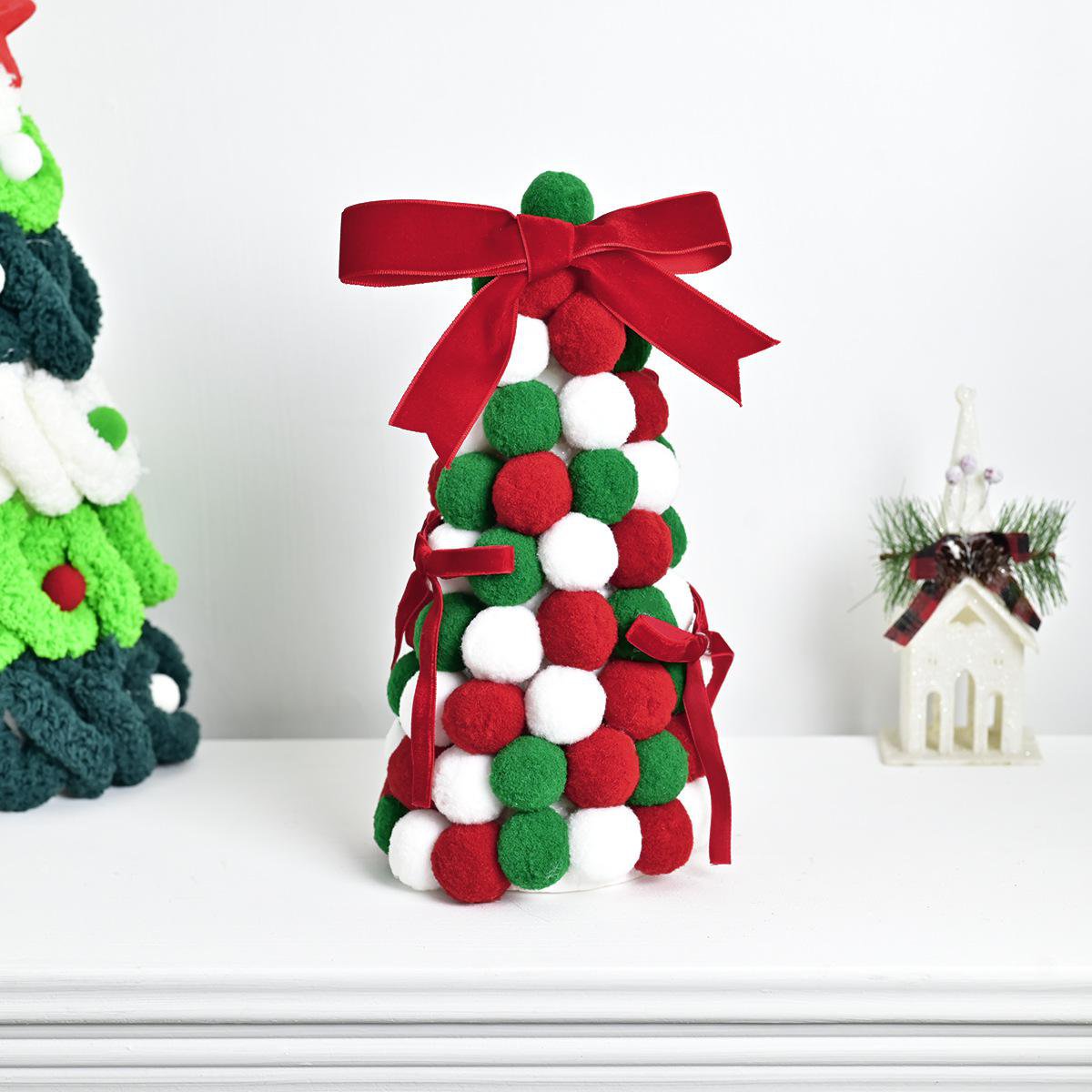 Pom-pom Christmas tree decorations