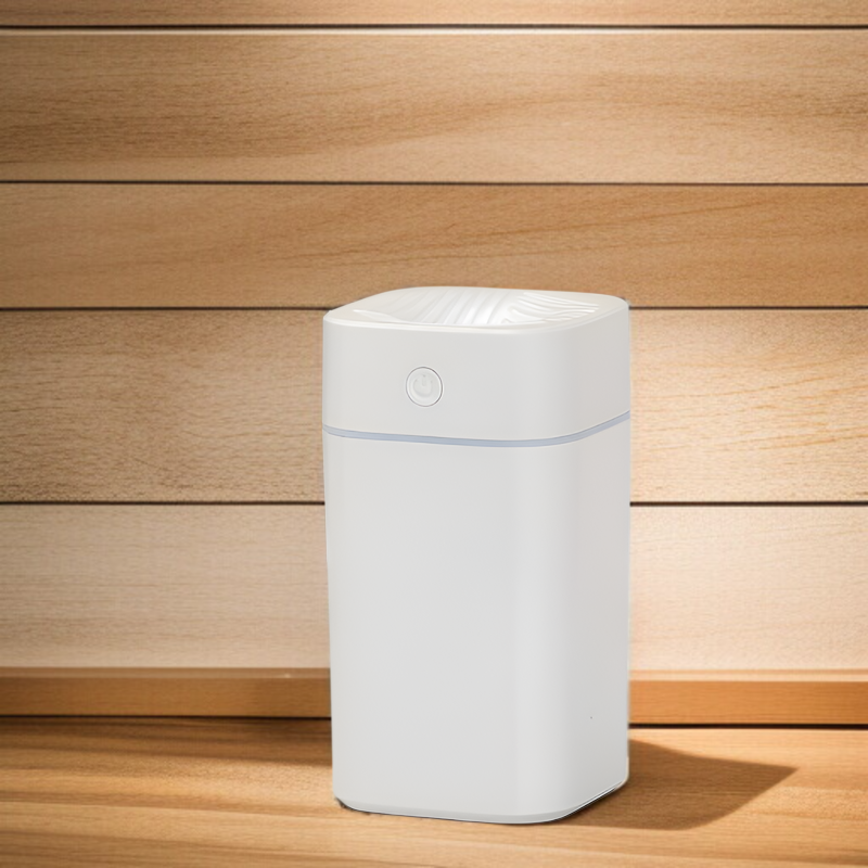 USB充電式加湿器の使用シーン（デスクトップ）