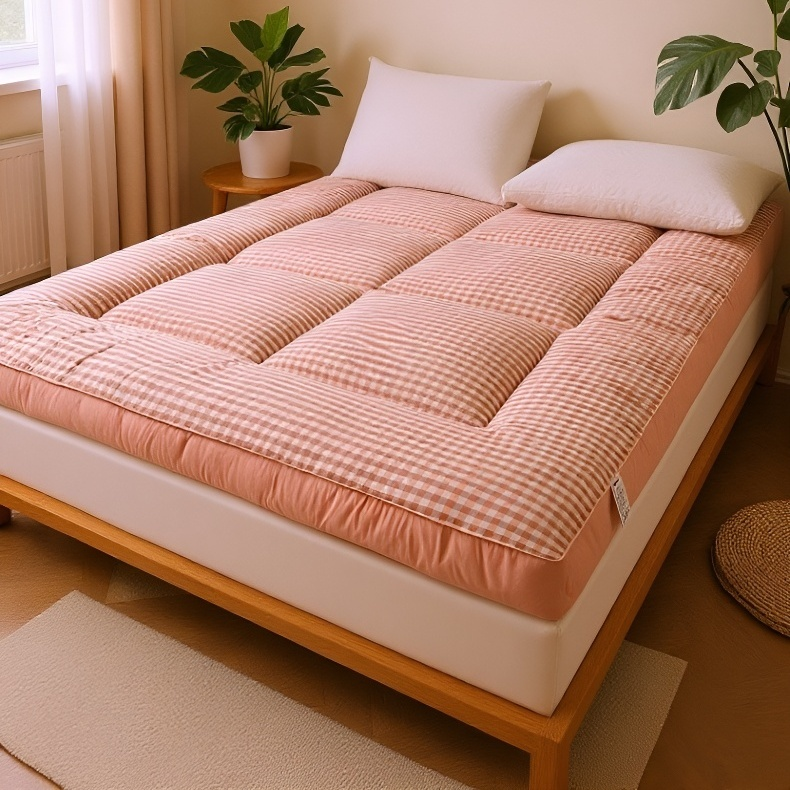 Protector de colchón de terciopelo grueso, antialérgico y cómodo para cama de dormitorio estudiantil