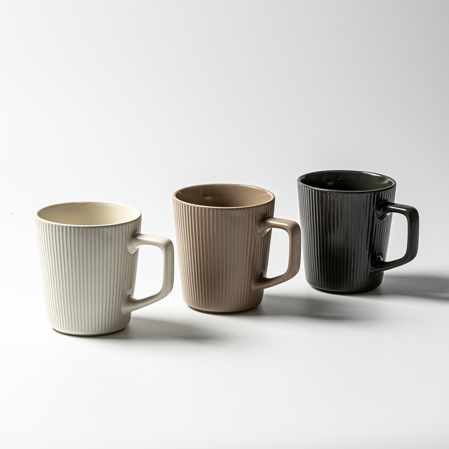 家庭用縦縞模様のセラミックカップ