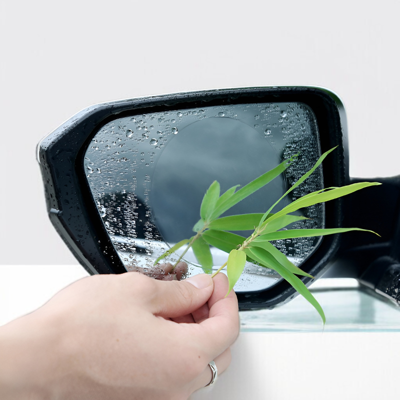 자동차 백미러 방수 필름 부착 예시