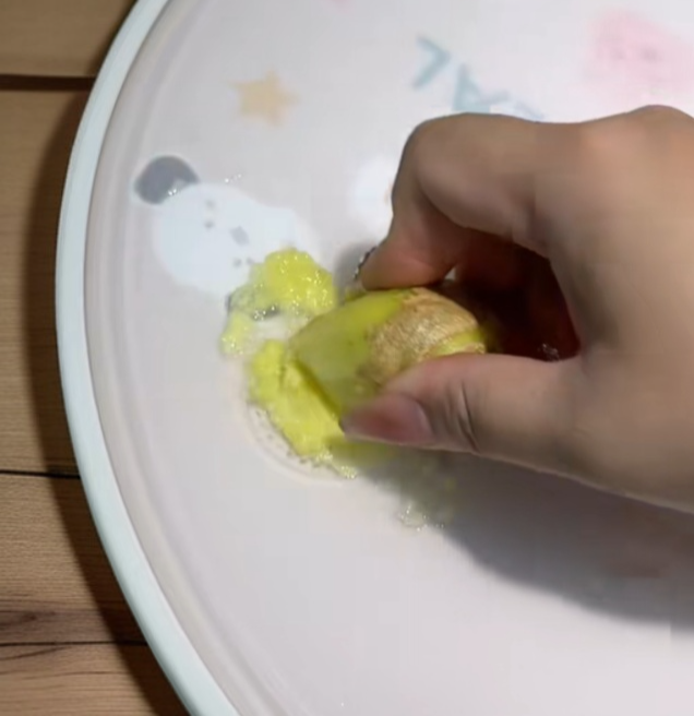 도마 표면을 깨끗하게 연마하는 스탠딩 벨트