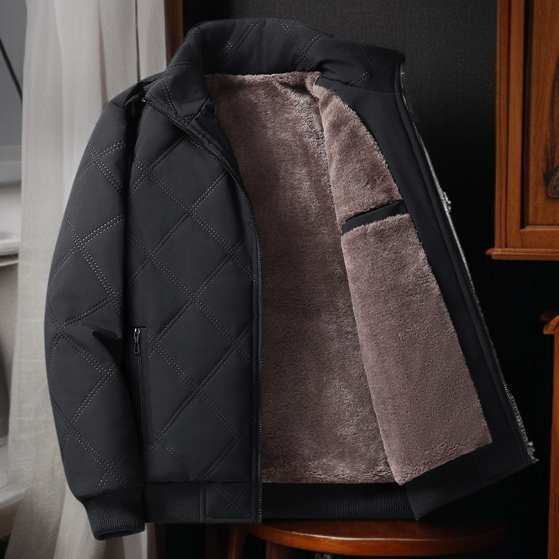 防寒性抜群の厚手中綿ジャケットのディテール