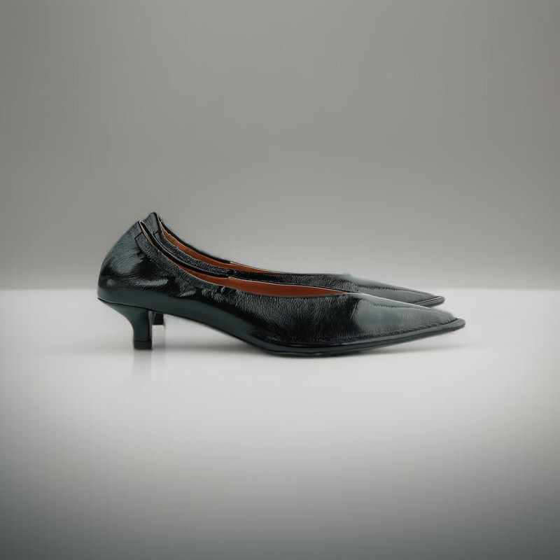 気質溢れるソフトレザーのシングルシューズ詳細