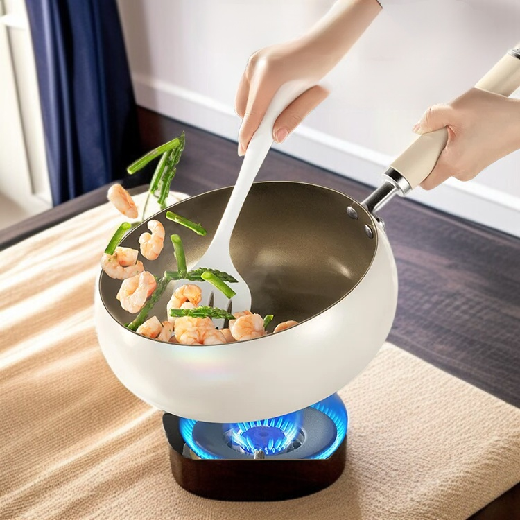 여성에게 좋은 도우미 작은 냄비