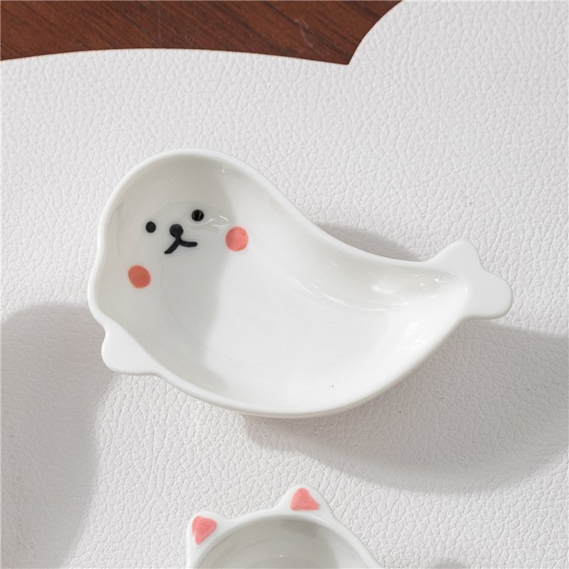 かわいい陶器製の動物型食器