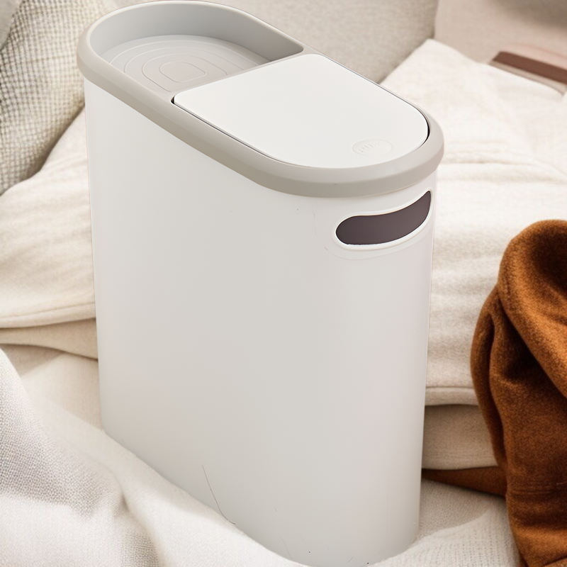 キッチンカウンター横のコンパクトゴミ箱