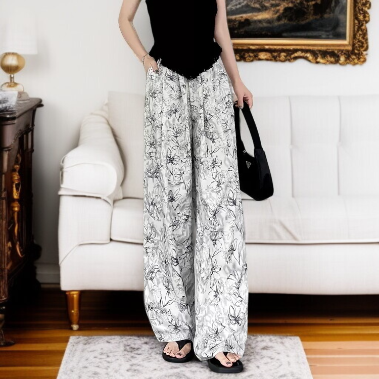 슬림핏 일자 라인 와이드 팬츠 착용샷