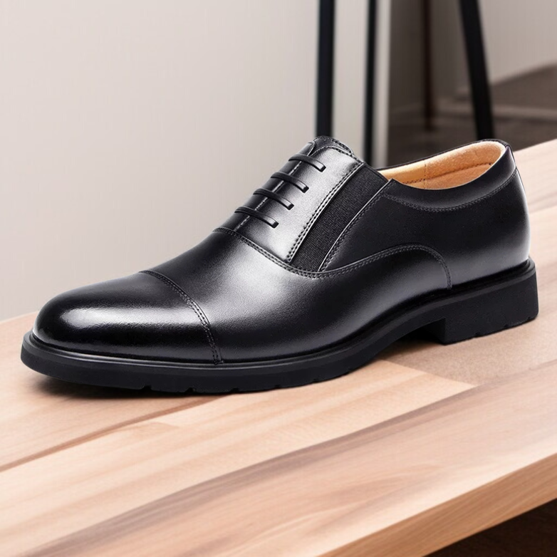 남성 정장에 어울리는 비즈니스 구두 착용샷