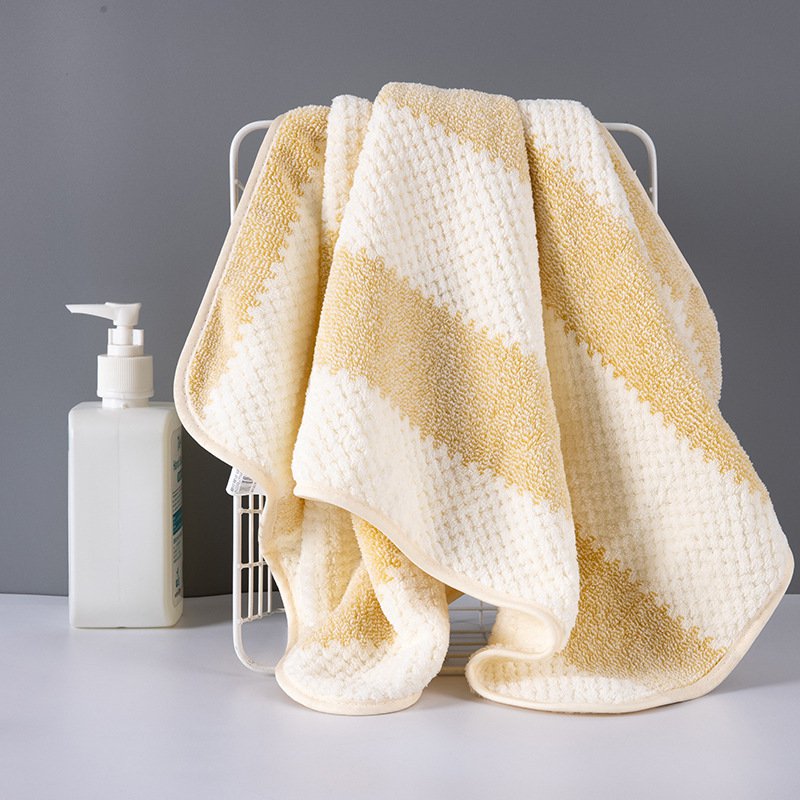 Cute Pineapple-shaped Towel