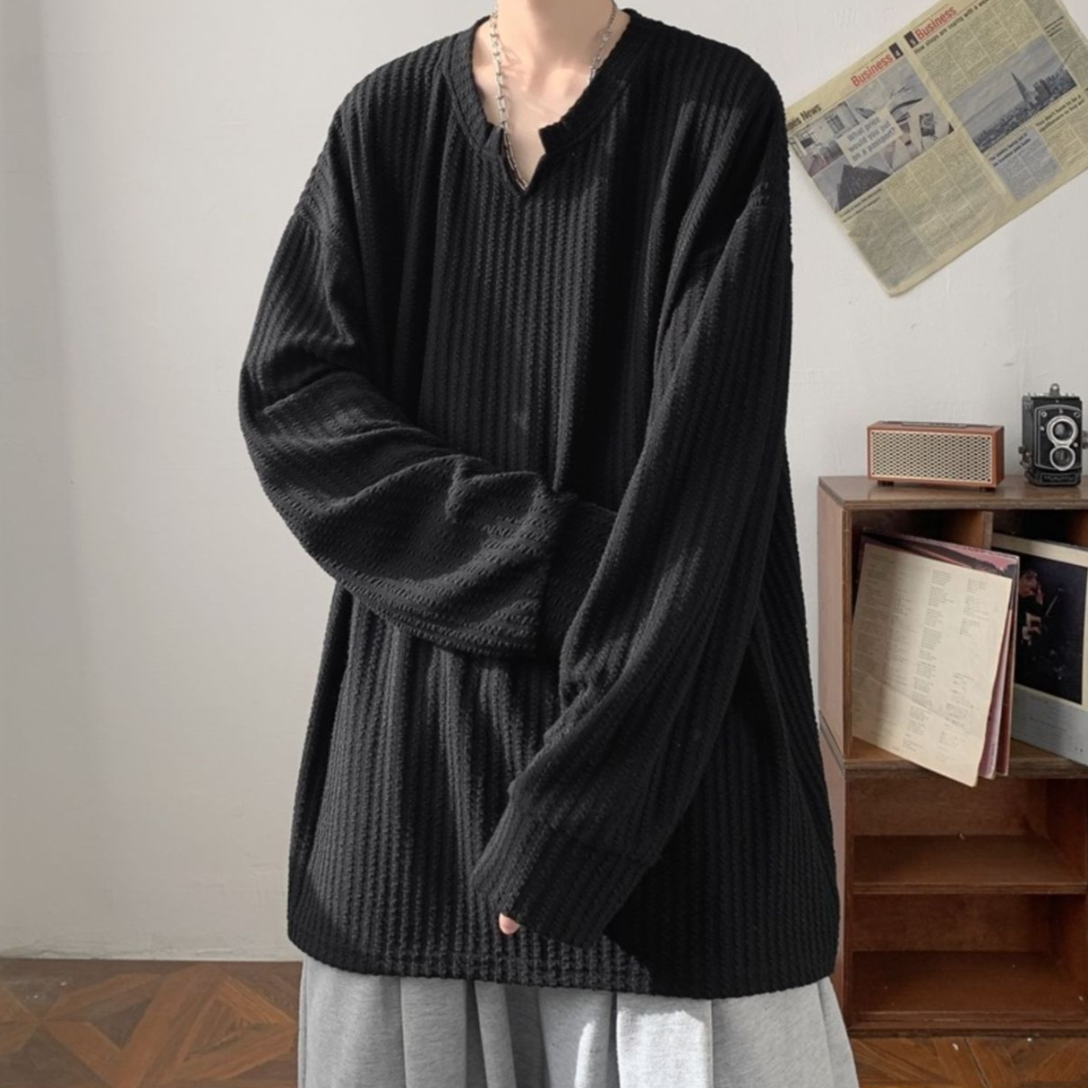 快適な着心地の高級白色長袖Tシャツ