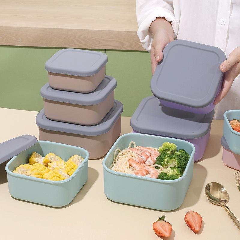 Silicone food storage container with lid
