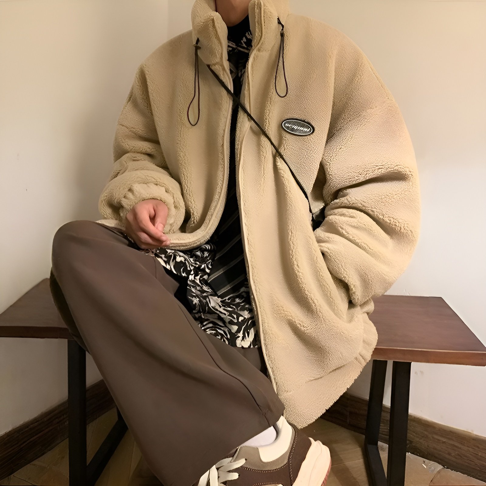 暖かい羊羔毛コットンジャケットのディテール