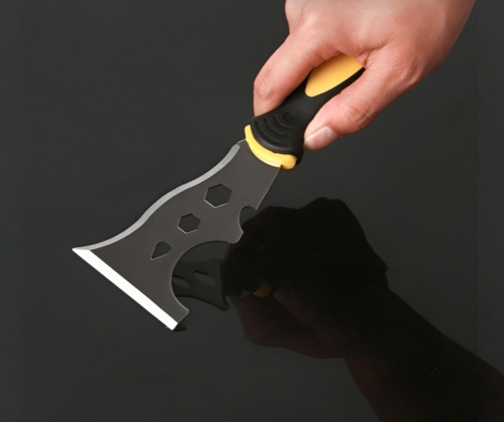 청소삽 손잡이와 두꺼운 헤드 디테일