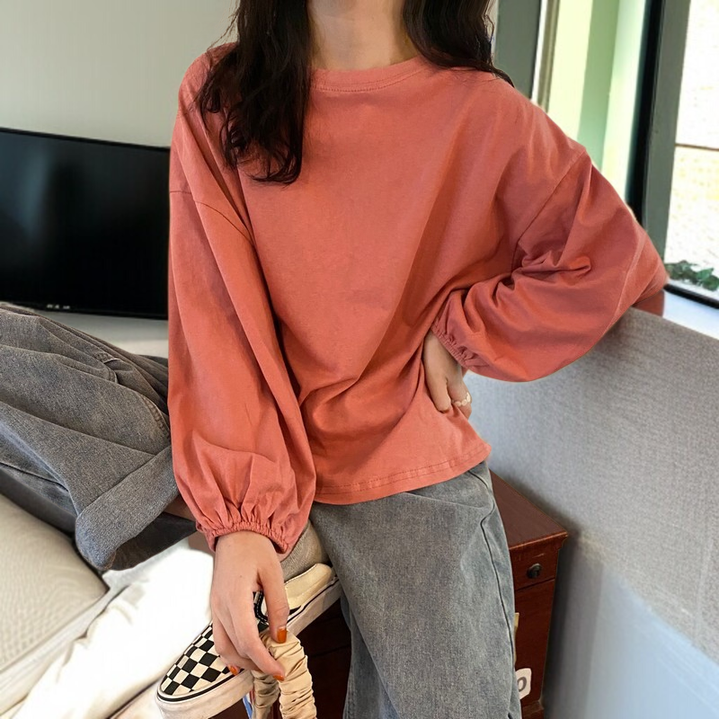 벌룬 소매가 돋보이는 긴팔 티셔츠 디테일