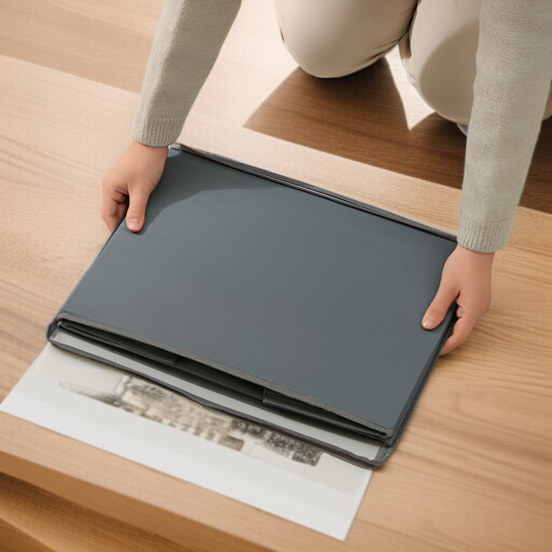 省スペースに収納できる靴ボックス