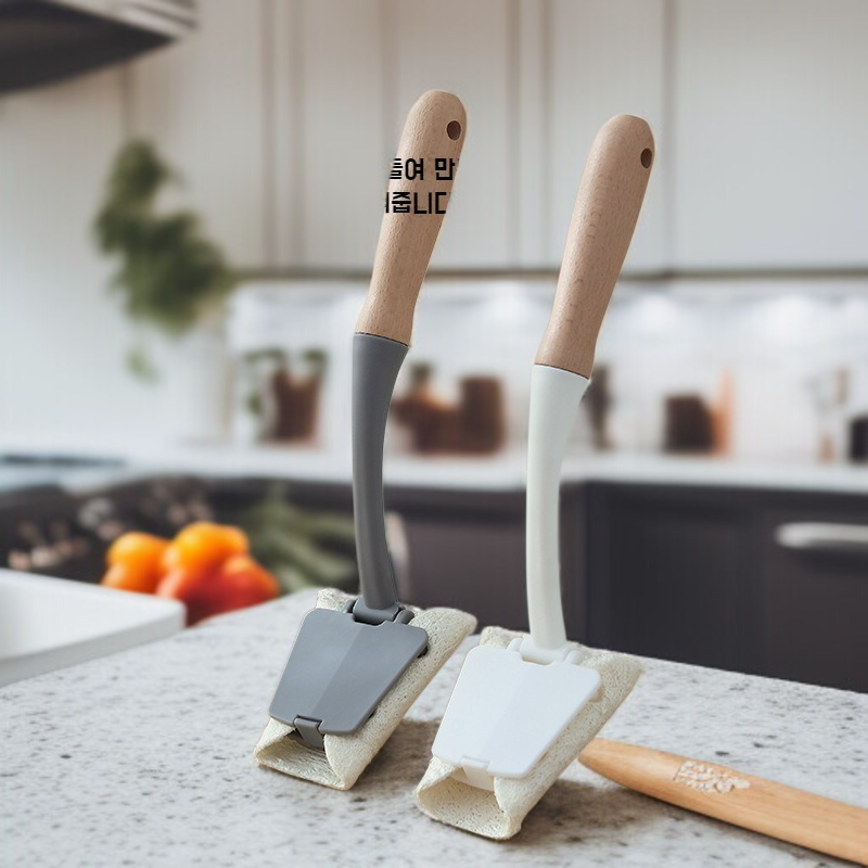 기름 묻지 않는 그릇 브러쉬 사용 장면