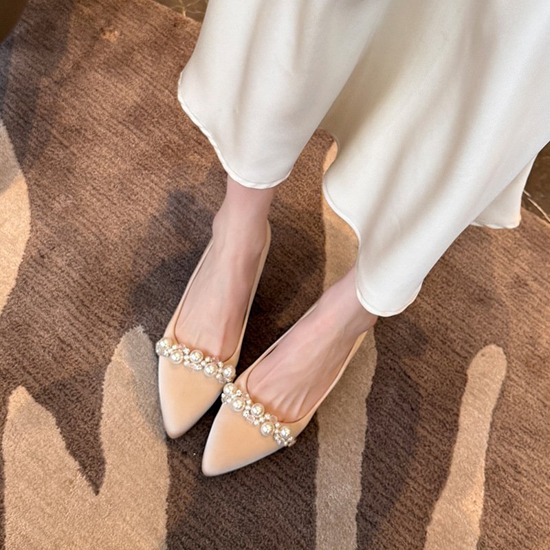 Zapatos de tacón de aguja con perlas