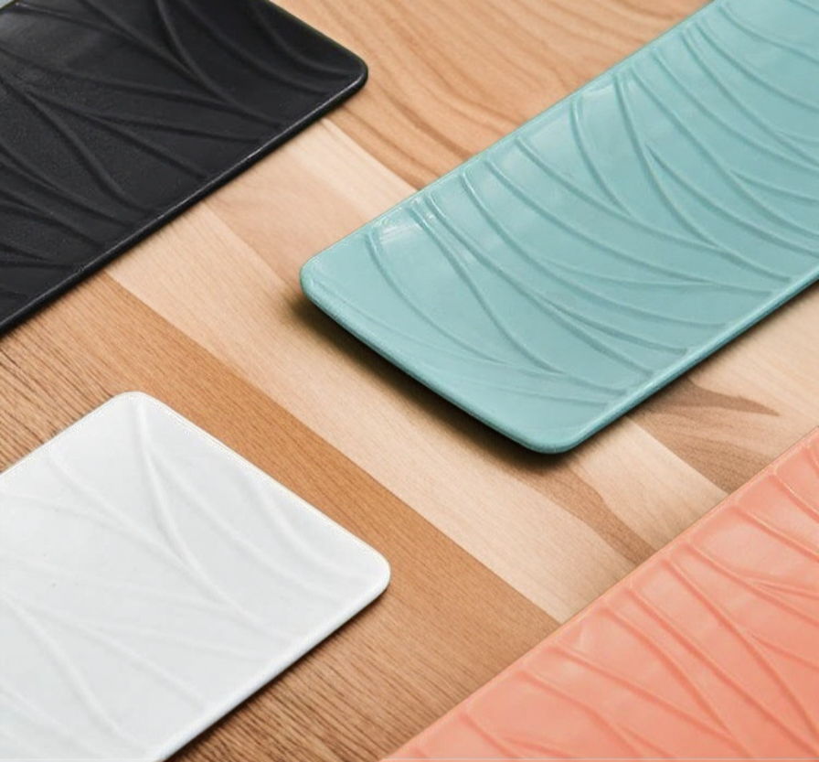 어린이와 함께 사용하는 식판