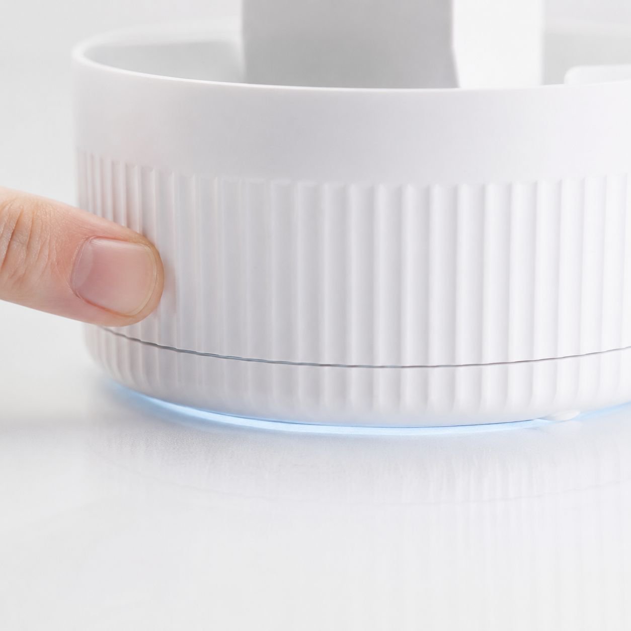 360 degree rotating cosmetic storage cup