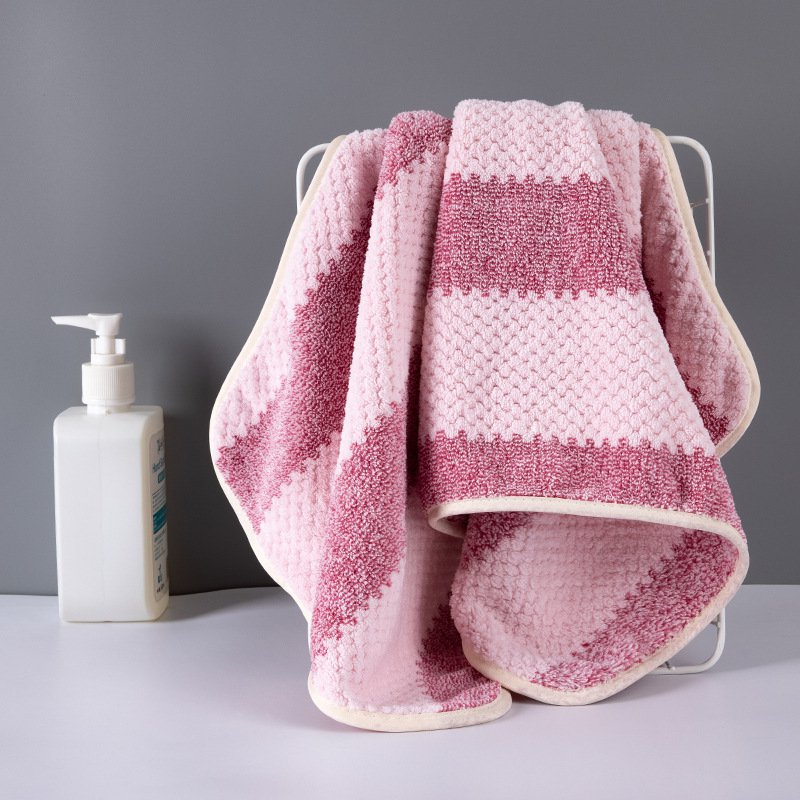 Cute Pineapple-shaped Towel