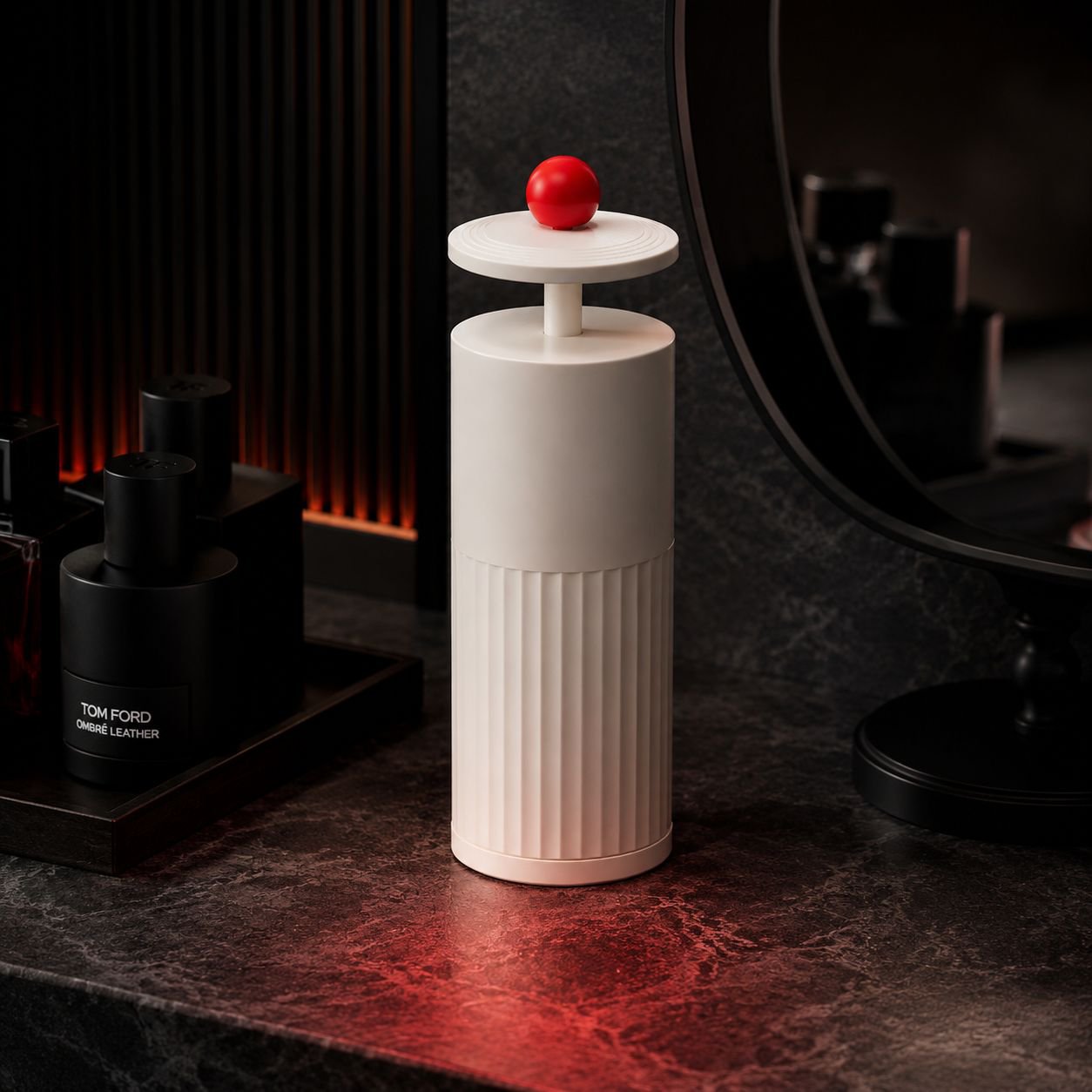 Close-up of organizer's automatic rotating mechanism