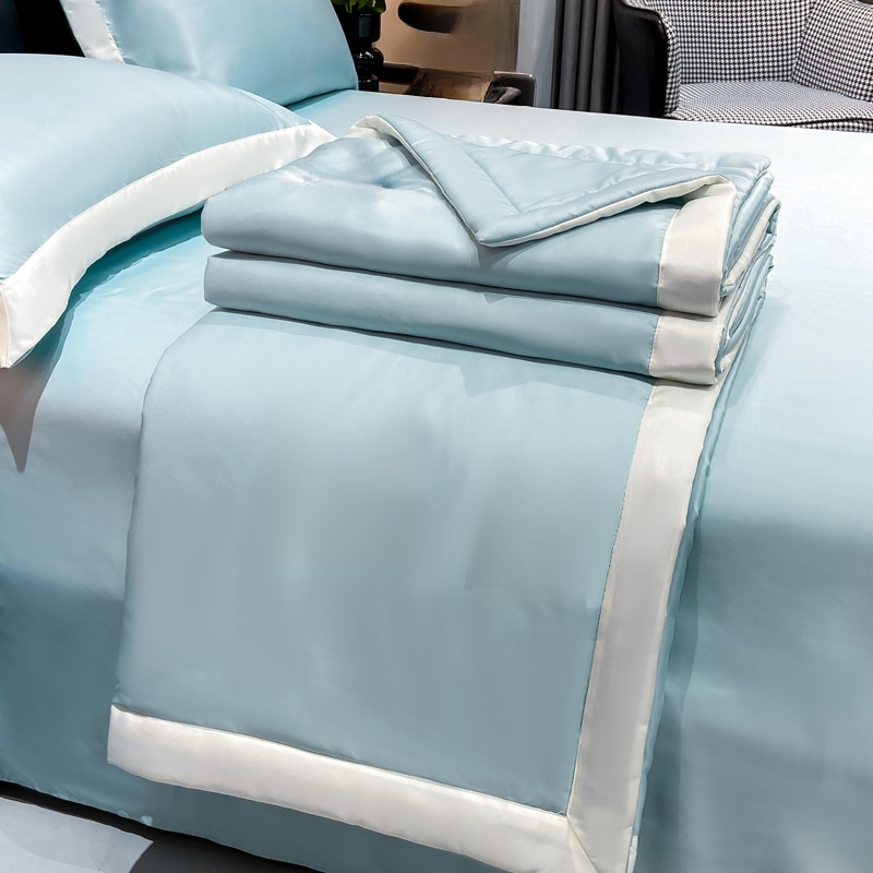 시원하고 편안한 여름용 다운 이불 3종 세트