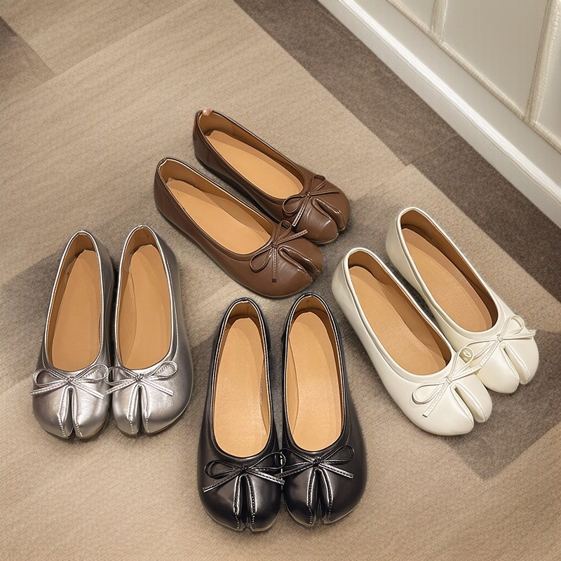 캐주얼룩에 어울리는 레드 플랫컴포트화