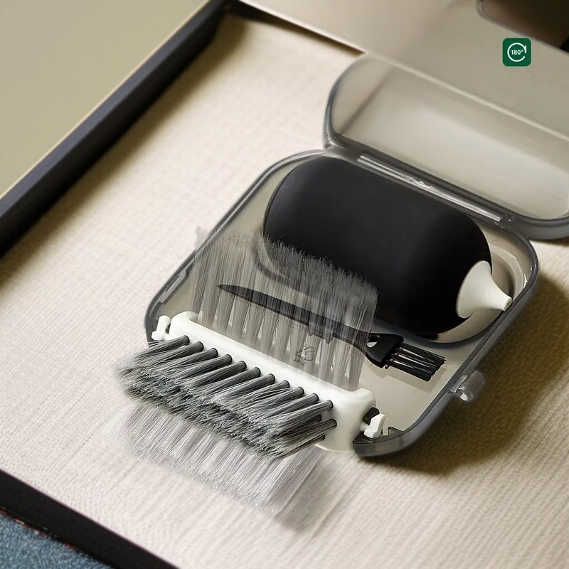 키보드 사이 먼지 청소하는 브러시