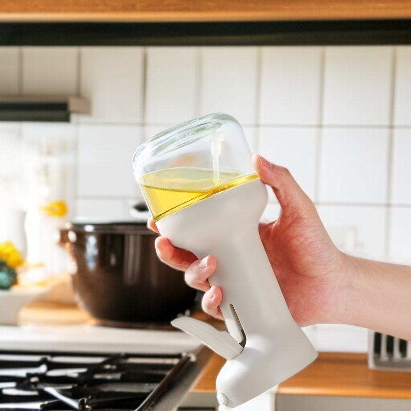 Durable glass watering can with ergonomic grip
