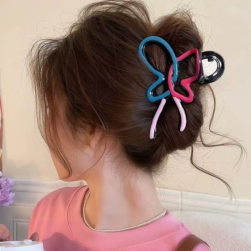 กิ๊บปากฉลามติดโบว์ลายจุดสีน้ำเงิน