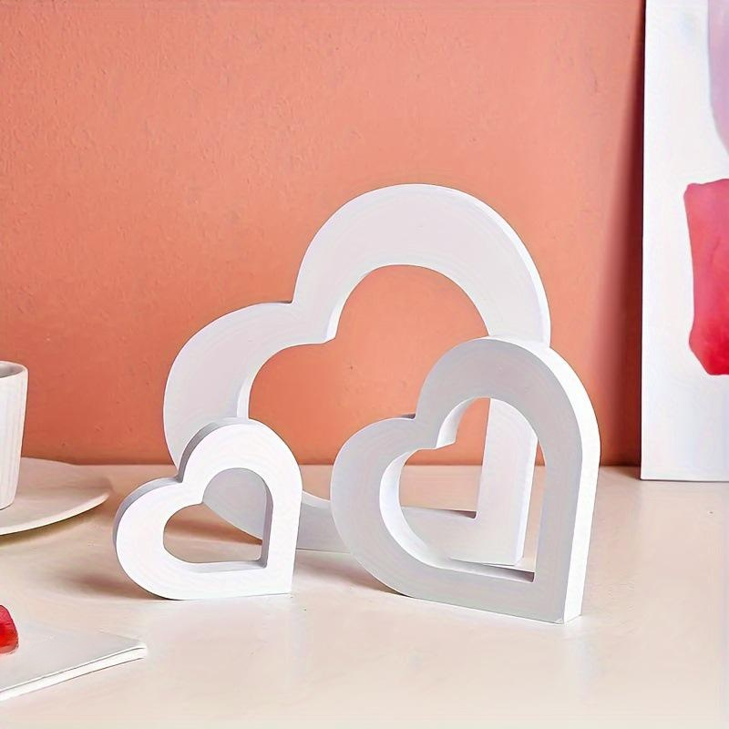 ของตกแต่งรูปหัวใจลายก้างปลาสีขาว