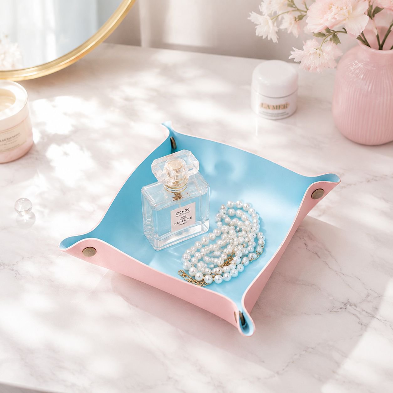 Organizer-Box mit Schubladen und Fächern für Accessoires