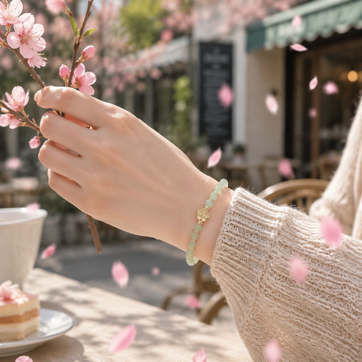 桃の花とイチョウの葉のデザインが施された、豪華で洗練された和田翡翠のブレスレット。女性向けの二重ビーズブレスレットで、レトロな中国風ジュエリーです。