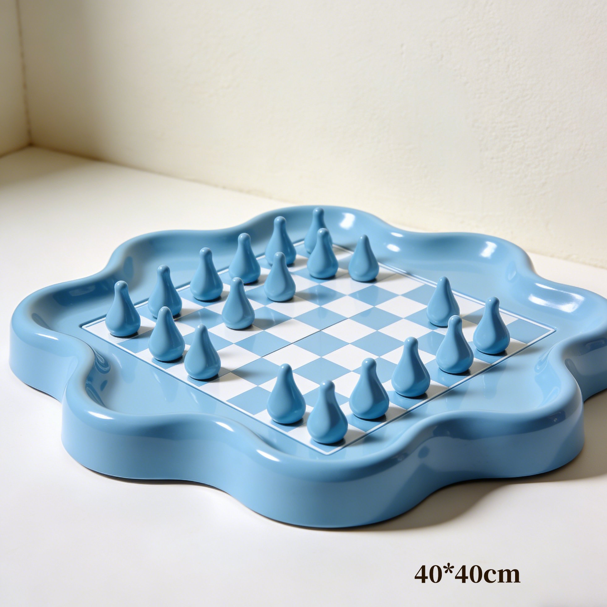 親子一同遊玩飛行棋桌遊盤