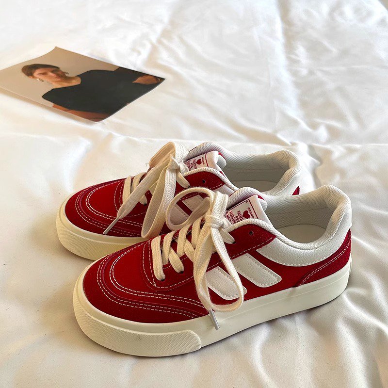 ニッチデザイン学生向けカジュアルスニーカー
