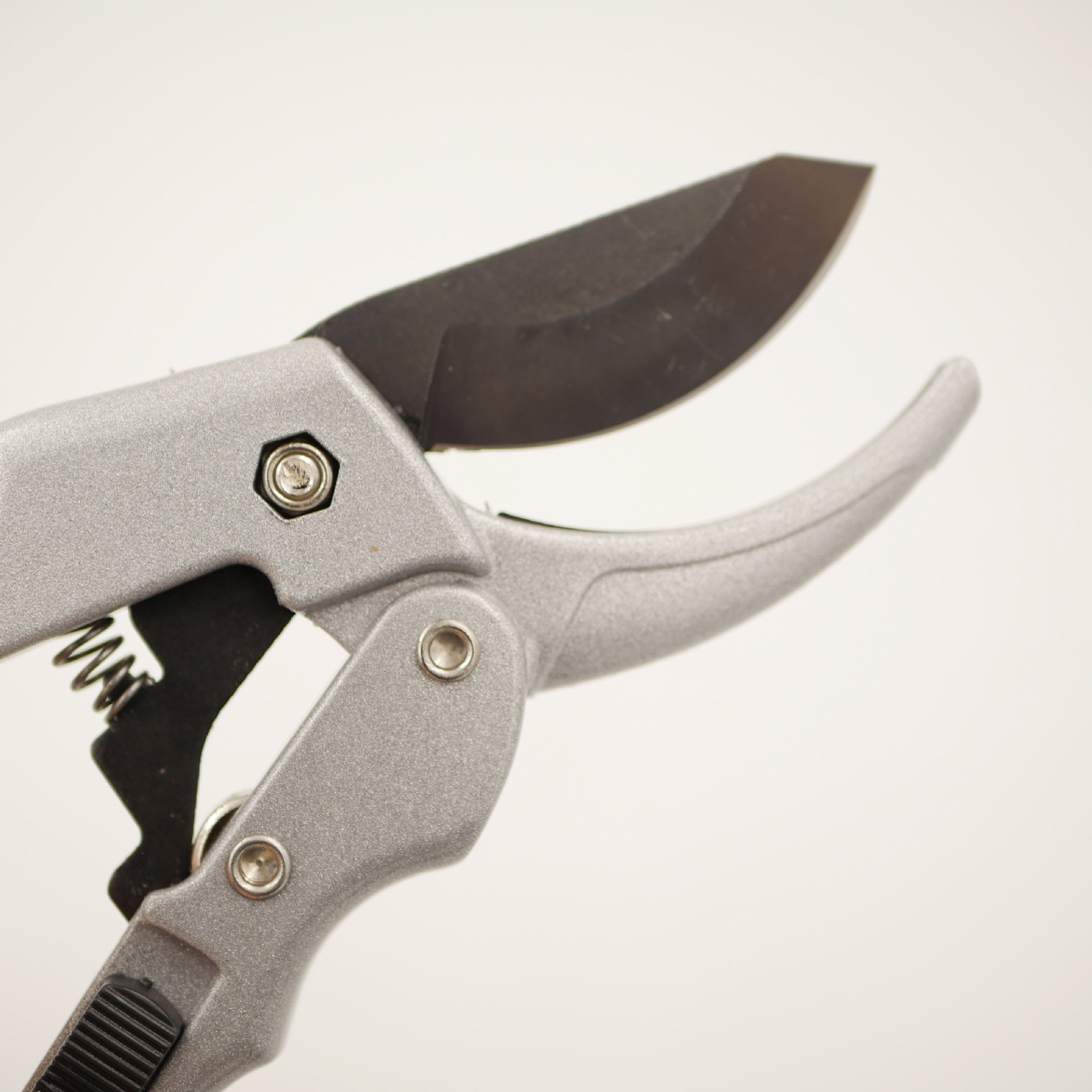 Multi functional garden pliers, fruit tree pruning pliers