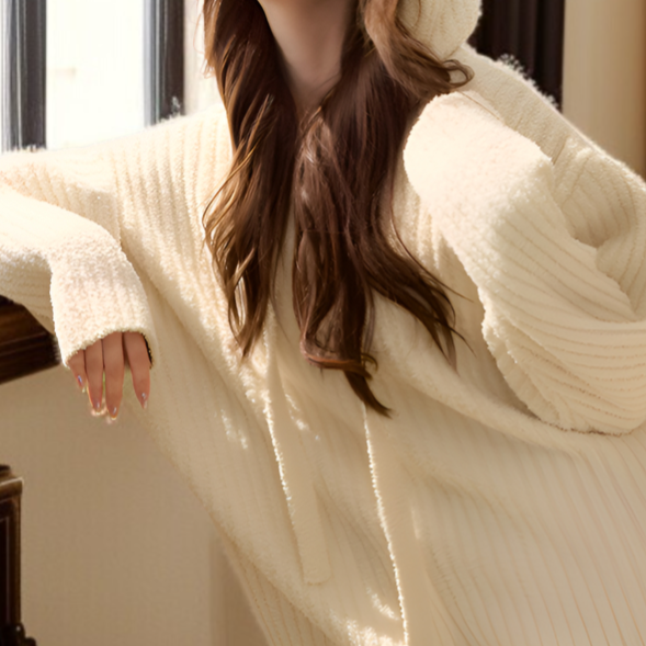 ゆったりサイズのフード付き長袖パジャマ