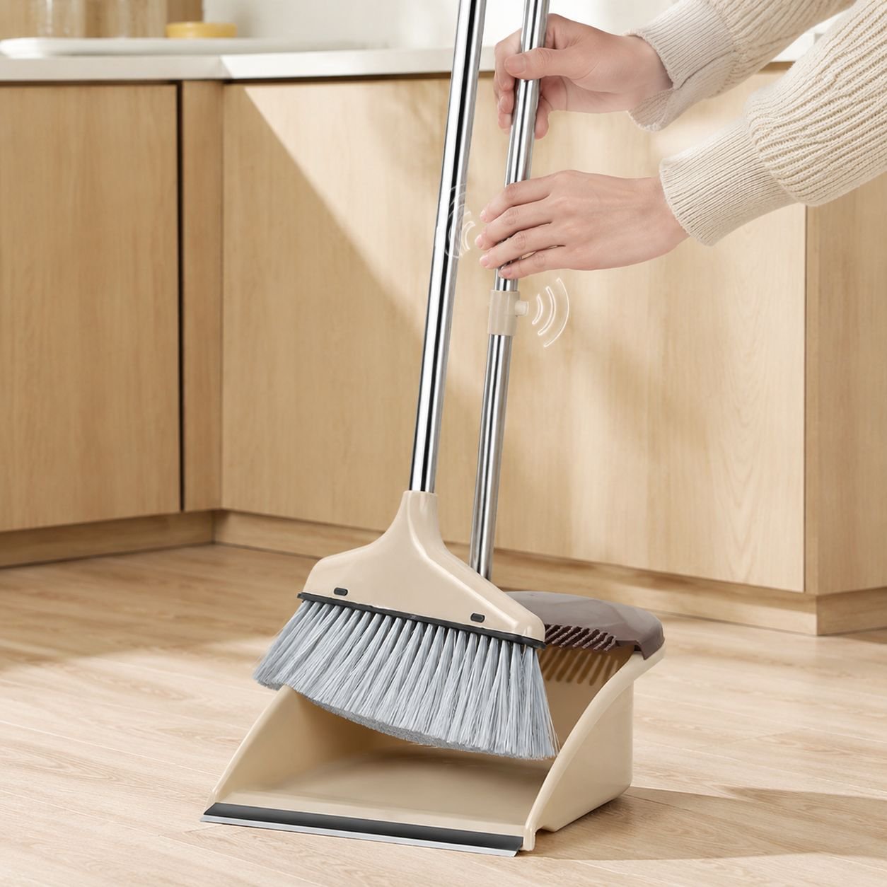 Dustpan with rubber lip for efficient dust collection