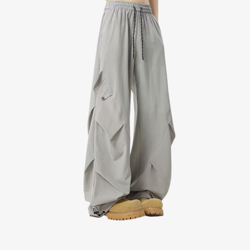 실용적인 포켓이 있는 카고 스타일 팬츠