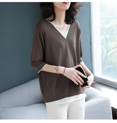 เสื้อยืดถักคอvแบบสองชิ้นปลอม