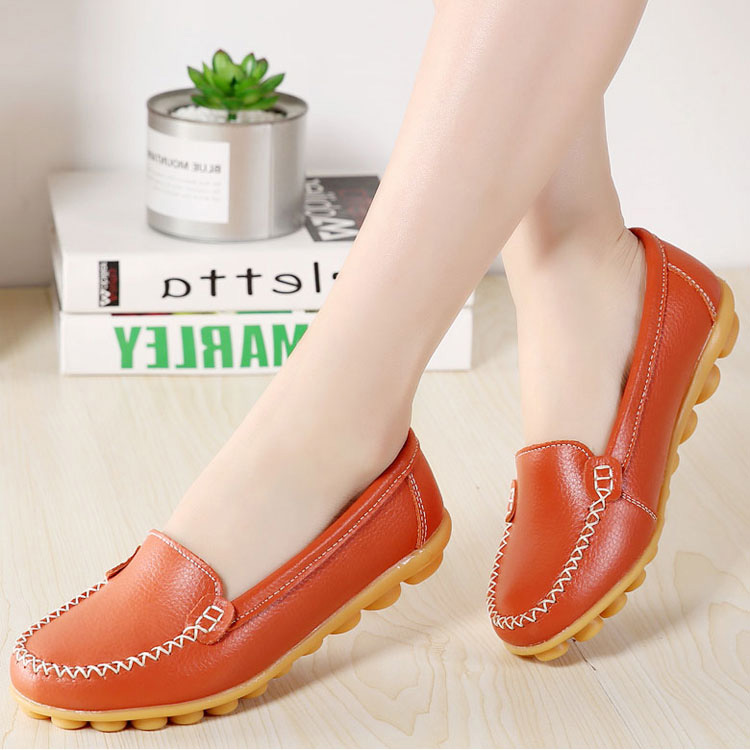 (ราคาพิเศษขายขาดทุน) รองเท้าหนังวัวสำหรับผู้หญิงอ่อนนุ่ม ใส่สบาย หนังวัวคุณภาพสูง รับประกันคุณภาพ