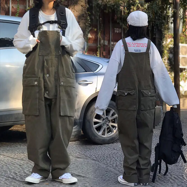 【オーバーオール】男女兼用　ゆったり感たっぷり　季節を問わず　一年中に使え　ポケット豊富　お出かけを便利にしよう！