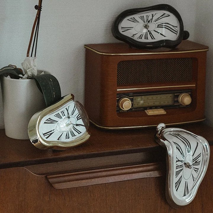 【ダリ柔らかい時計】置き時計、静音、高精度、取付不要